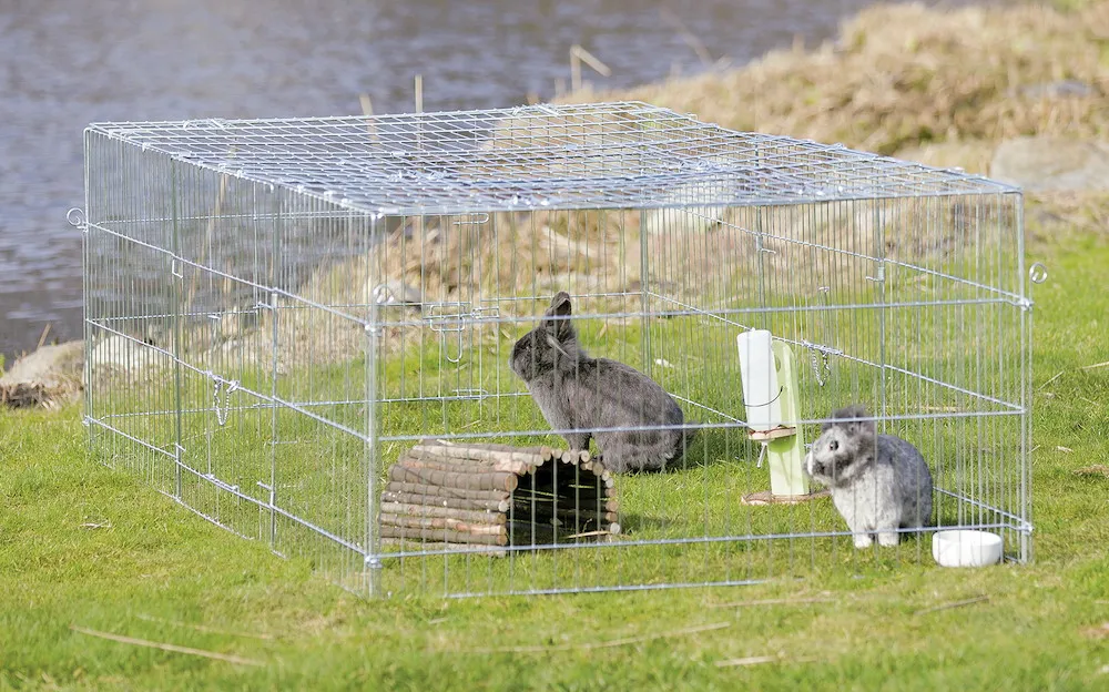 Freilaufgehege m. Abdeckung,