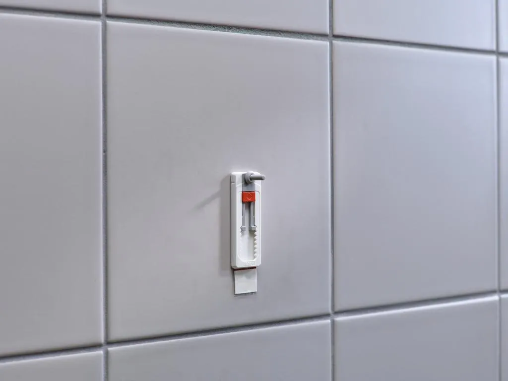 Klebeschraube verstellbar