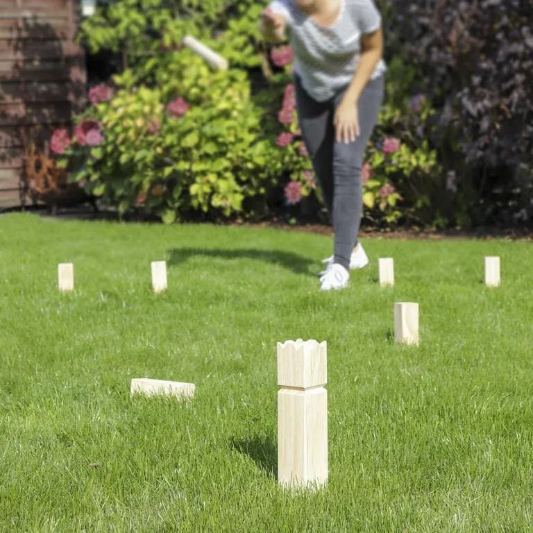 ''Kubb'' Spiel aus Kiefernholz