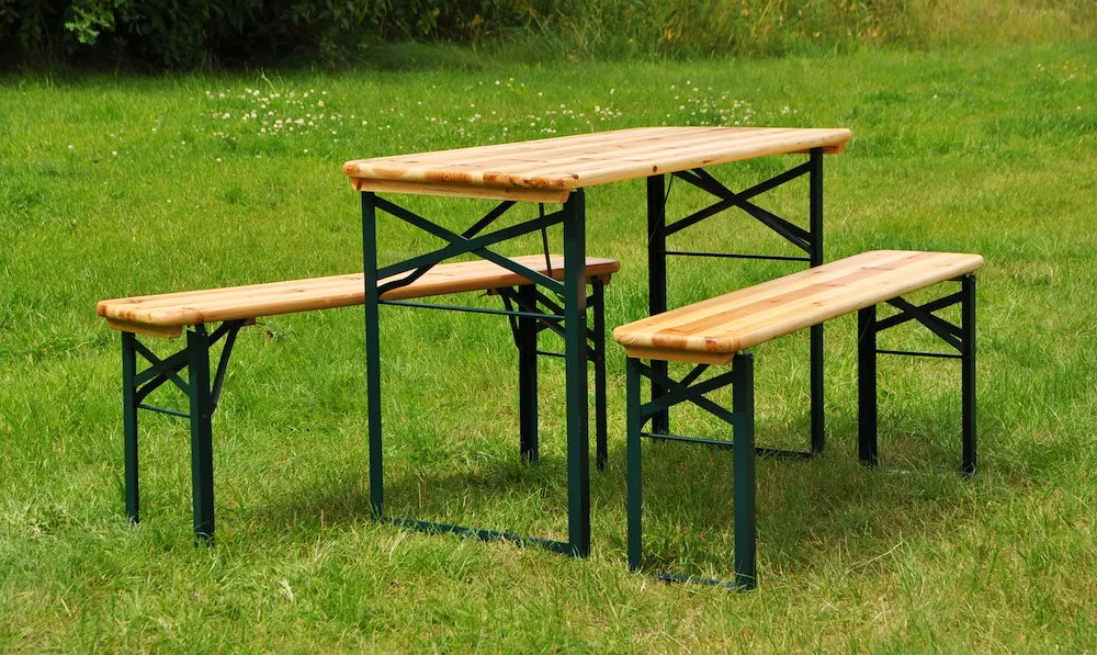 Bierzelt-Garnitur, aus Holz