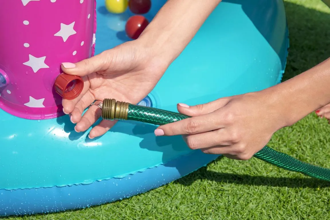 Spiel-Pool ''Unicorn''