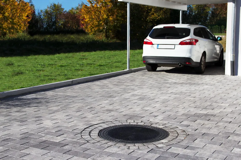 Teleskop-Domschacht 600 schw.