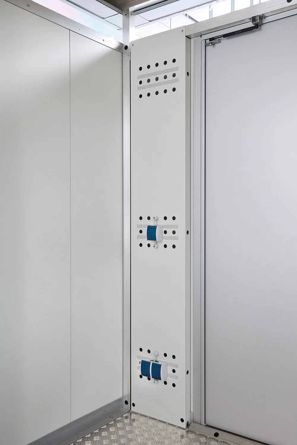 Elektro-Montagepanel CN