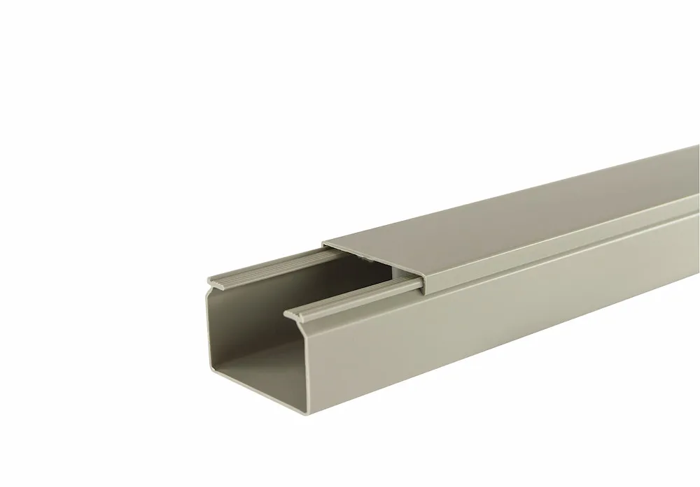 Leitungsf&uuml;hrungskanal